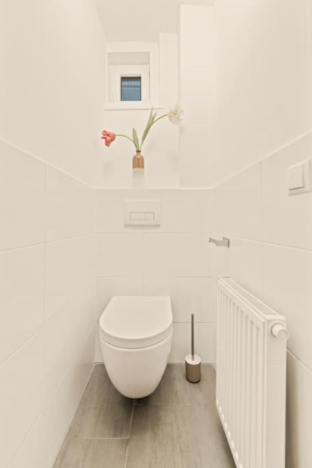 Cozy Apartment In Quiet Location, Fast Train Station 100M Away, Contactless Check-In Vídeň Exteriér fotografie